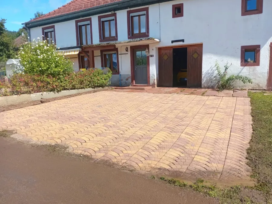 Travaux de faîtages et rives réalisés par un couvreur zingueur